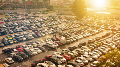 Parking przy lotnisku